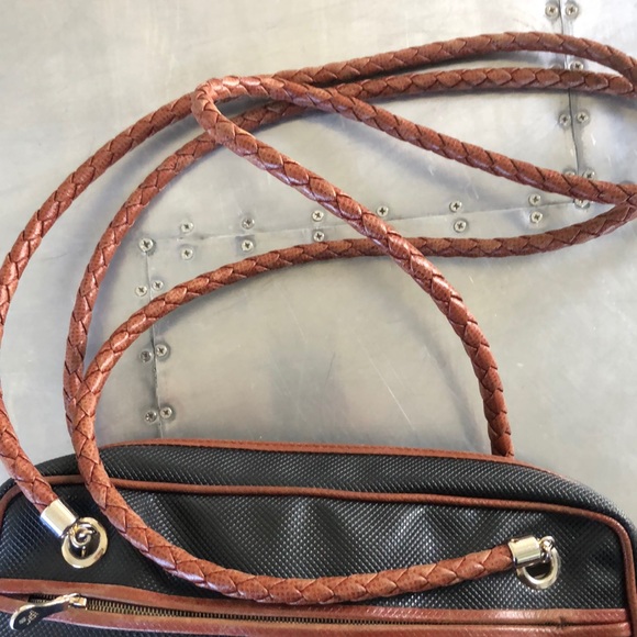 Bottega Veneta Marco Polo Leather Crossbody Bag - Picture 5 of 8